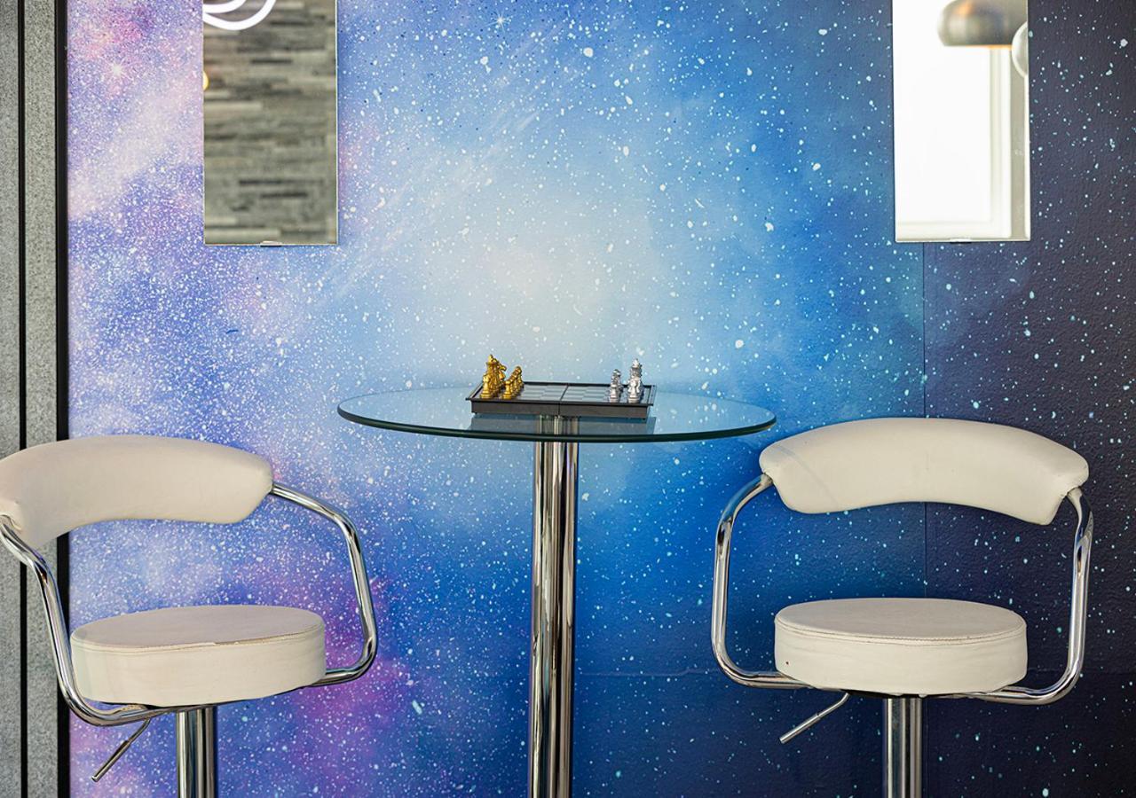 Next'House - Skyview Host Hostel Дубай Екстериор снимка