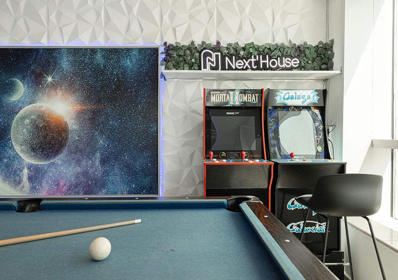 Next'House - Skyview Host Hostel Дубай Екстериор снимка