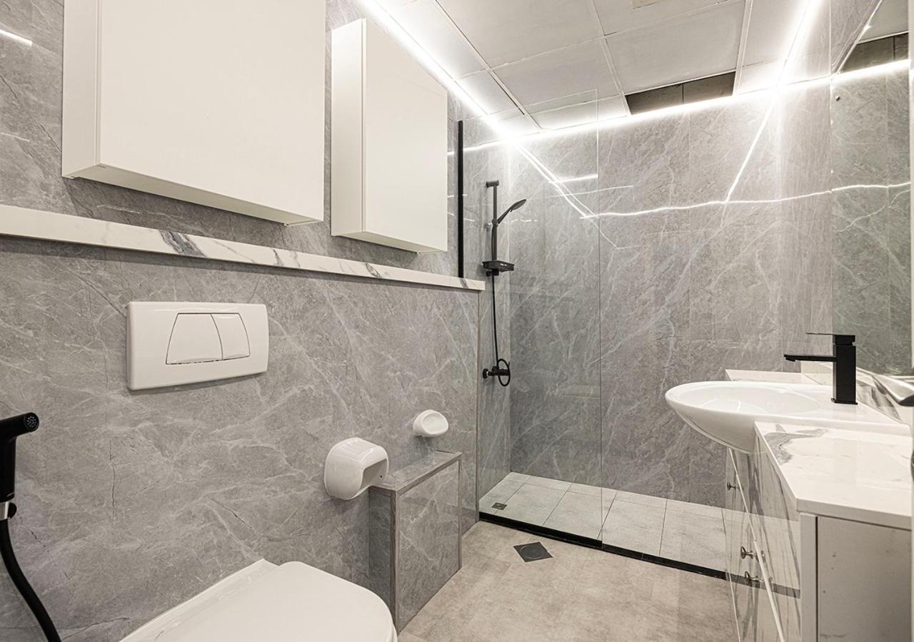 Next'House - Skyview Host Hostel Дубай Екстериор снимка