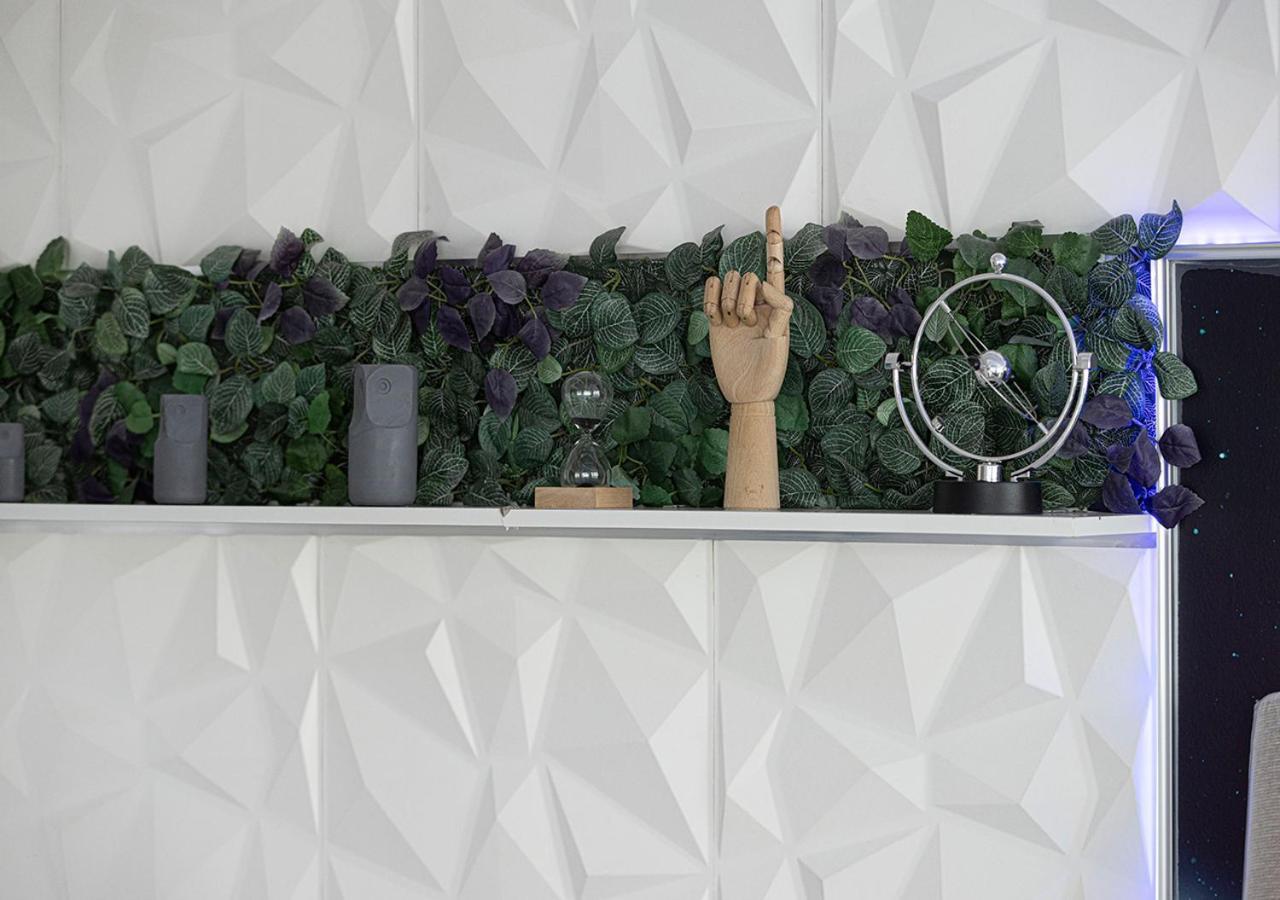 Next'House - Skyview Host Hostel Дубай Екстериор снимка